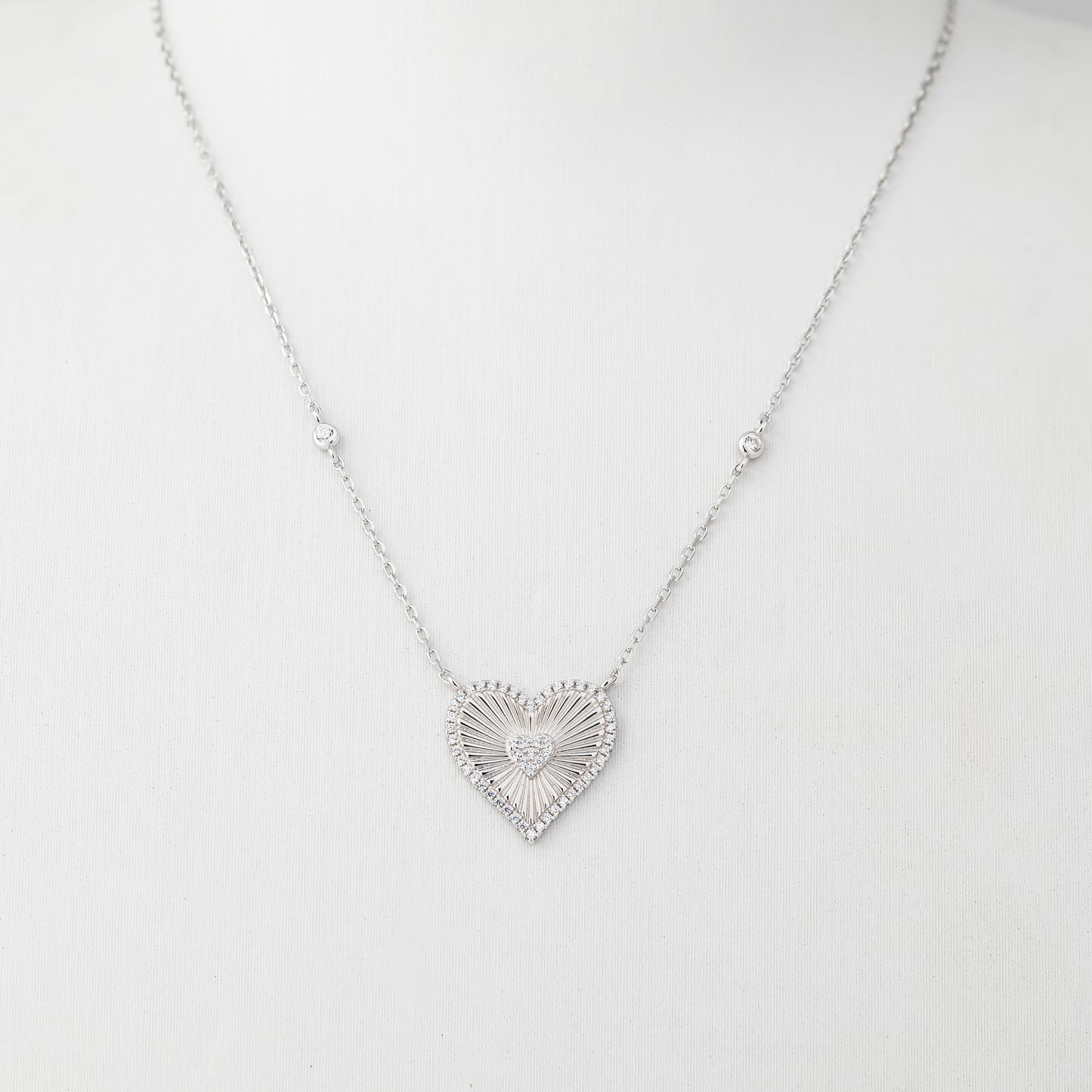 Fluted Diamond Heart Necklace